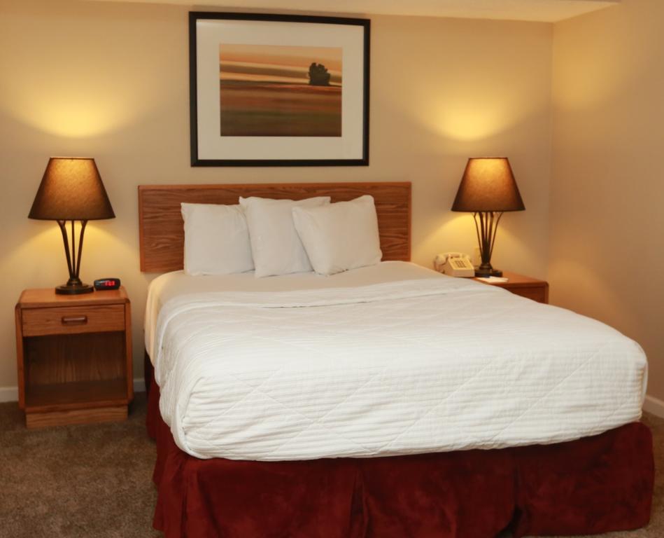 Clive Sterling Hotel And Suites מראה חיצוני תמונה