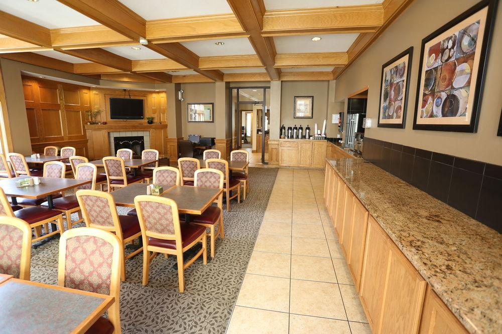 Clive Sterling Hotel And Suites מראה חיצוני תמונה