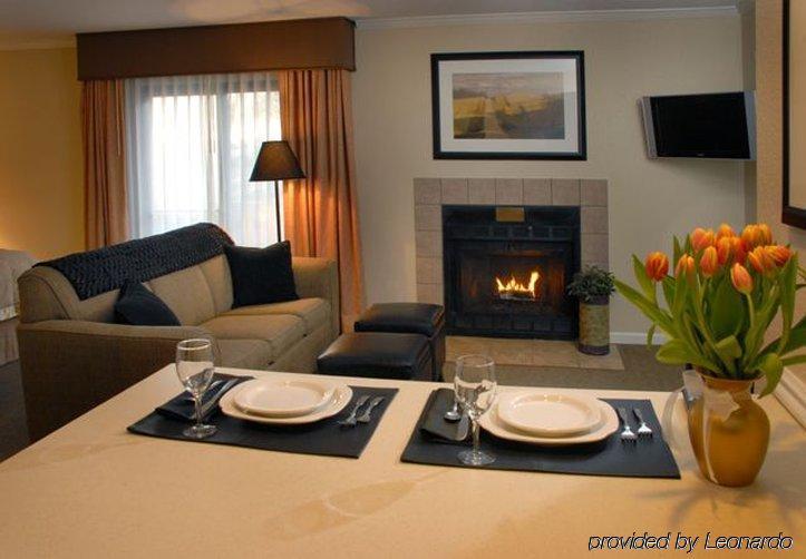 Clive Sterling Hotel And Suites חדר תמונה