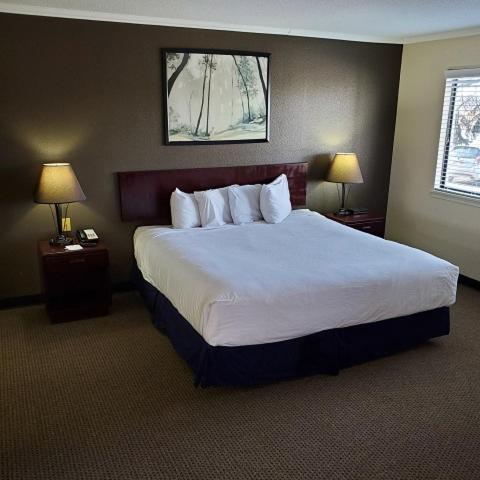 Clive Sterling Hotel And Suites מראה חיצוני תמונה